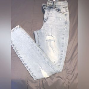 • True craft Curvy High Rise Light Washed Blue Jeans •